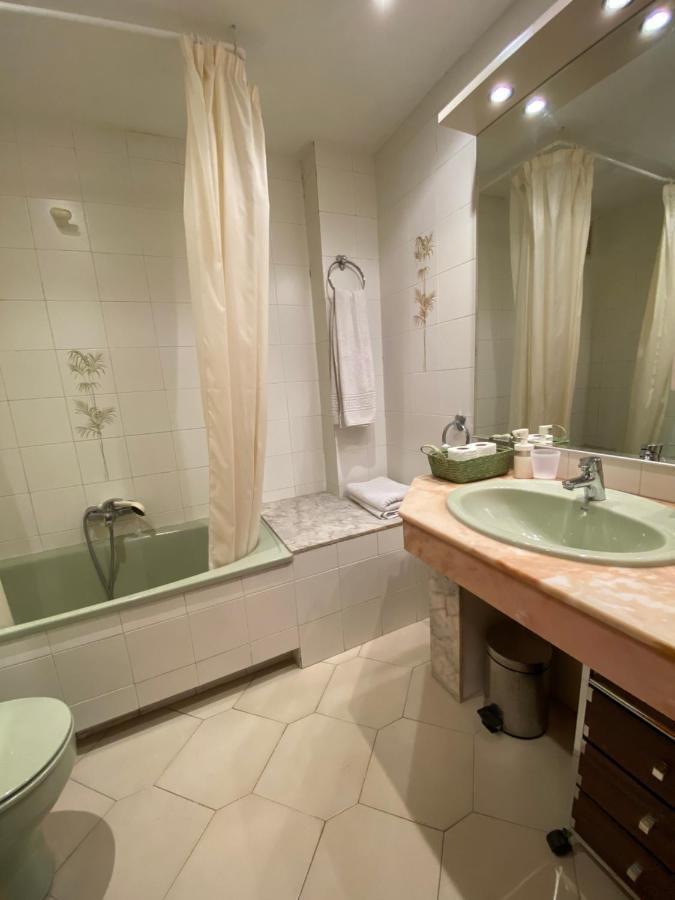 Apartamento Con Piscina En 1ª Linea De Playa En Salou Luaran gambar