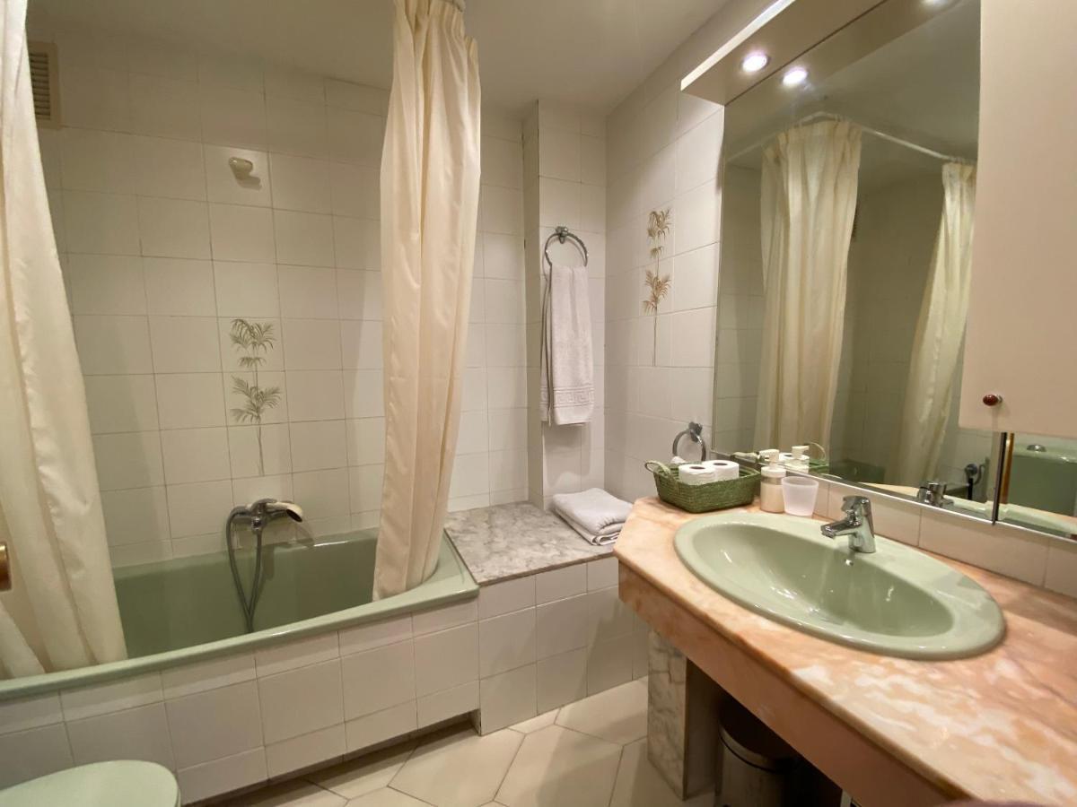 Apartamento Con Piscina En 1ª Linea De Playa En Salou Luaran gambar